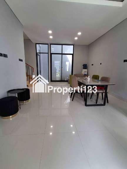 Rumah Mewah 2 Lantai timur Jl Kaliurang KM 7,5 - 4