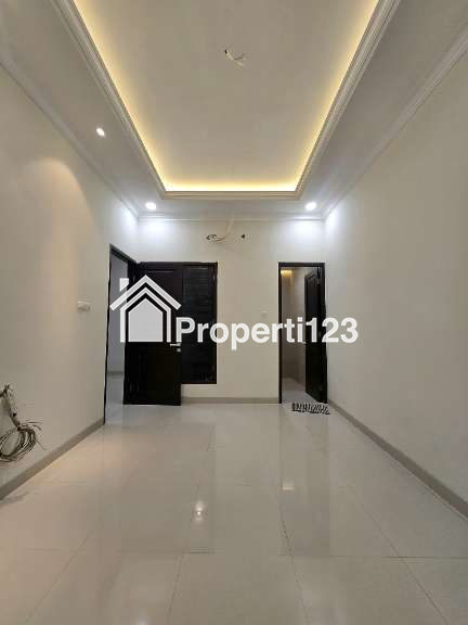 Rumah baru klasik modern non komplek di Duren Sawit Jaktim - 5