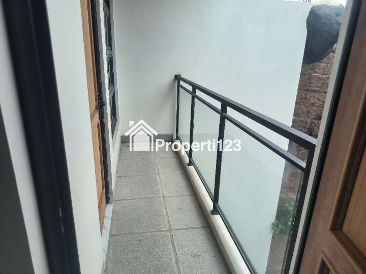 Rumah Bambu Apus Jakarta Timur - 7