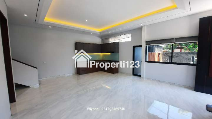 Rumah Dekat MERR di Manyar Indah Surabaya - 2