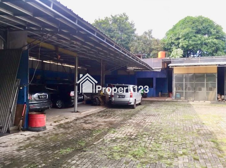 Dijual Bengkel atau Ruang Usaha Pinggir Jalan di Pekayon Bekasi - 4