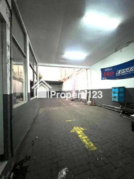 Rumah Usaha Eks Showroom Bengkel Resmi Raya HR Muhammad - 4