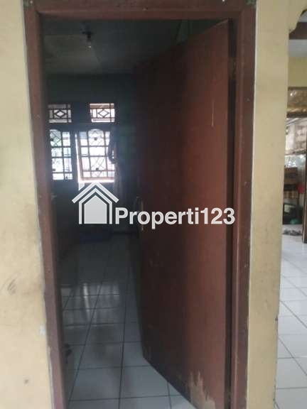 Rumah Strategis Jalan Raya Utama - 5