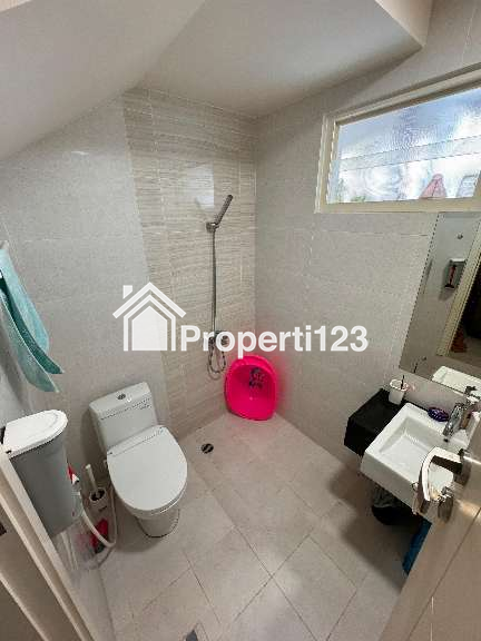 Dijual Rumah 2 Lantai (8x21 m²)  Siap huni Cluster Flamingo, Gading Serpong - 9