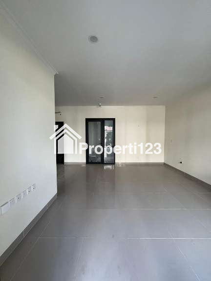 Dijual Cepat Rumah Mewah 144 m² di Cluster Leonora, Gading Serpong - 3