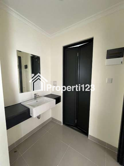 Dijual Cepat Rumah Mewah 144 m² di Cluster Leonora, Gading Serpong - 6