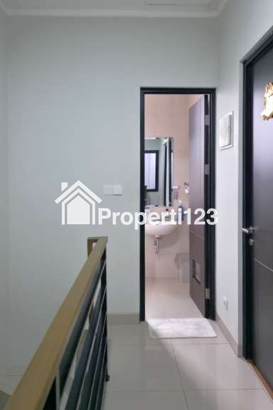 Rumah Semi Furnished Cluster Magenta Residence Summarecon Bekasi - 9