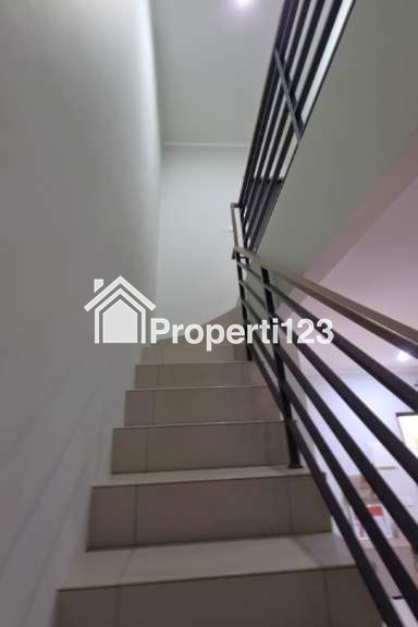 Rumah Semi Furnished Cluster Magenta Residence Summarecon Bekasi - 8
