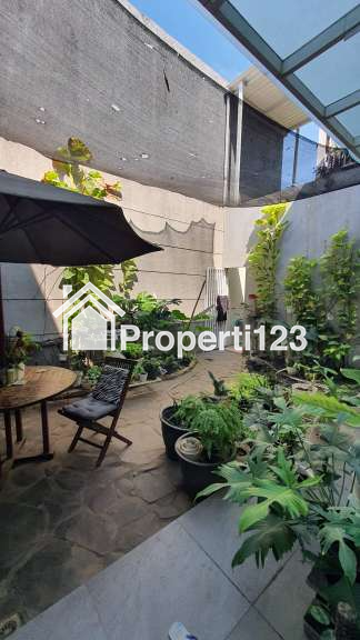 Jual Rumah Pakuwon Indah Surabaya Barat Siap Huni 2 Lantai - 5