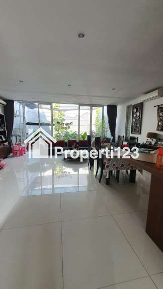 Jual Rumah Pakuwon Indah Surabaya Barat Siap Huni 2 Lantai - 4