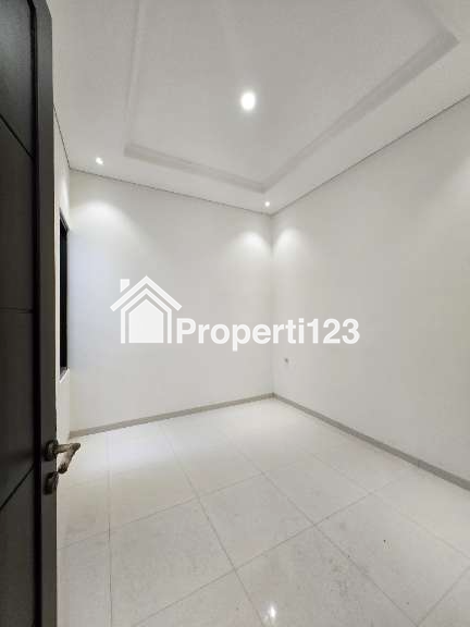 Rumah modern strategis dalam komplek di Rawamangun Jaktim - 6