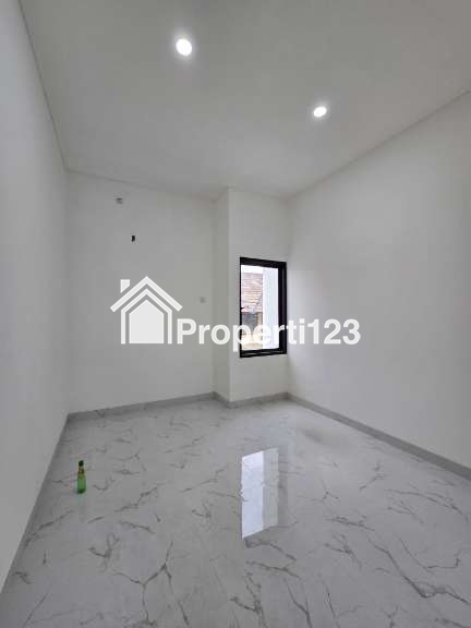Rumah baru dalam komplek one gate di Cipinang Jaya Jaktim - 2