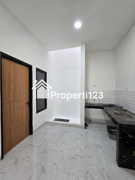 Rumah baru dalam komplek one gate di Cipinang Jaya Jaktim - 11