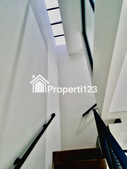 Rumah Baru Renovasi di The Akasia Eight Ciputat Tangerang - 7