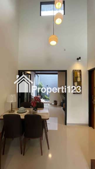 Rumah Cantik 2 Lantai dekat Kampus Terpadu UII Yogyakarta - 4