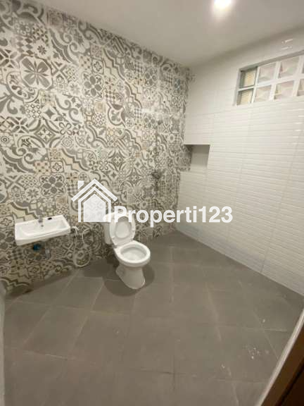 Rumah 3 Lantai Strategis Bebas Banjir Bojong Rawalumbu Kota Bekasi - 9