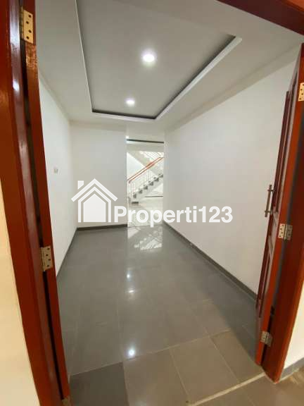 Rumah 3 Lantai Strategis Bebas Banjir Bojong Rawalumbu Kota Bekasi - 4