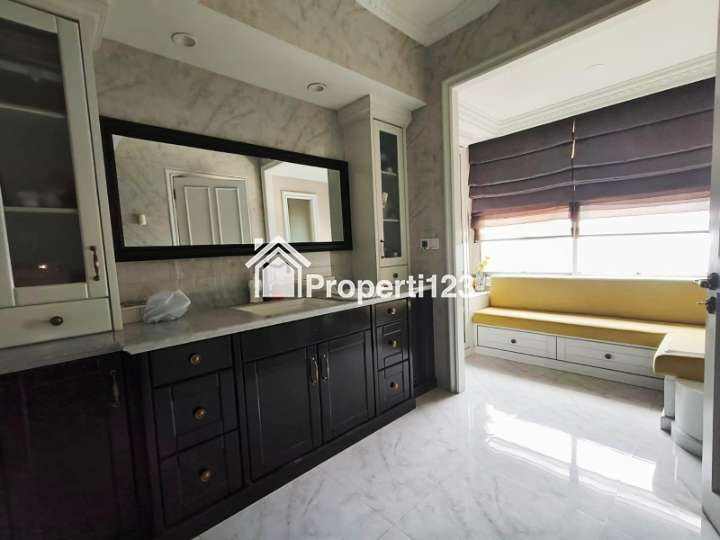 Dijual Termurah Condominium Taman Anggrek - 4 BR Semi Furnished Luas 292 m2 - 5