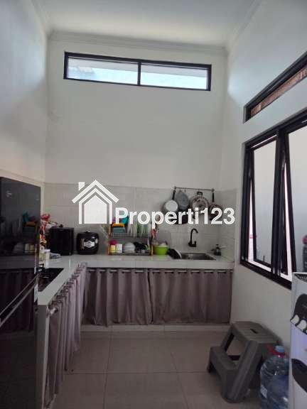 Jual cepat Rumah Siap Huni 2 Lt dalam perumahan Sukatani Permai - 2