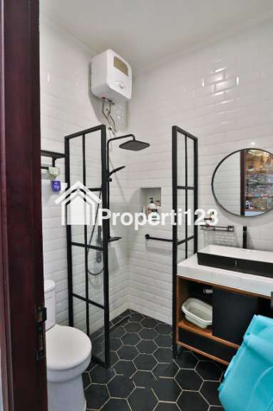 Turun harga rumah 2,5 lantai di area Pondok Indah Jaksel - 5