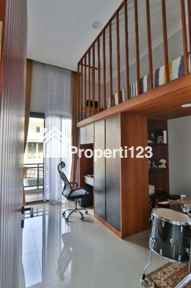 Turun harga rumah 2,5 lantai di area Pondok Indah Jaksel - 10