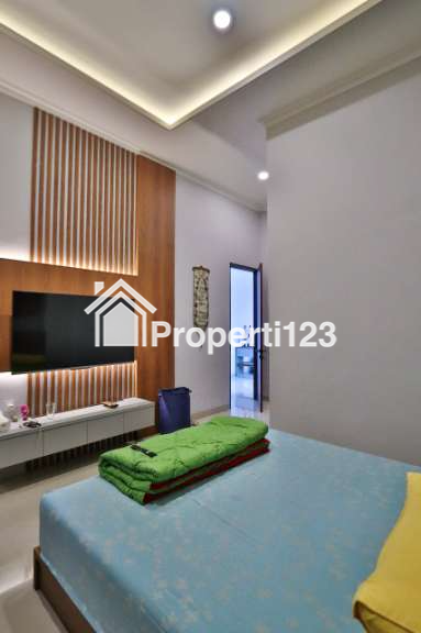Turun harga rumah 2,5 lantai di area Pondok Indah Jaksel - 3