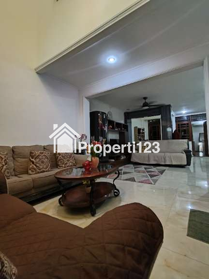 Turun harga rumah second di Bendungan Hilir Jakpus - 10