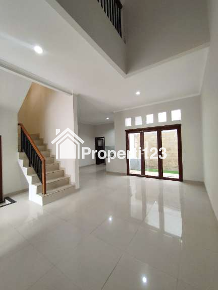 Rumah baru full renovasi lokasi strategis di Pondok Kelapa Jaktim - 9