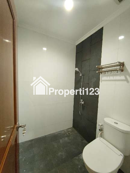 Rumah baru full renovasi lokasi strategis di Pondok Kelapa Jaktim - 4