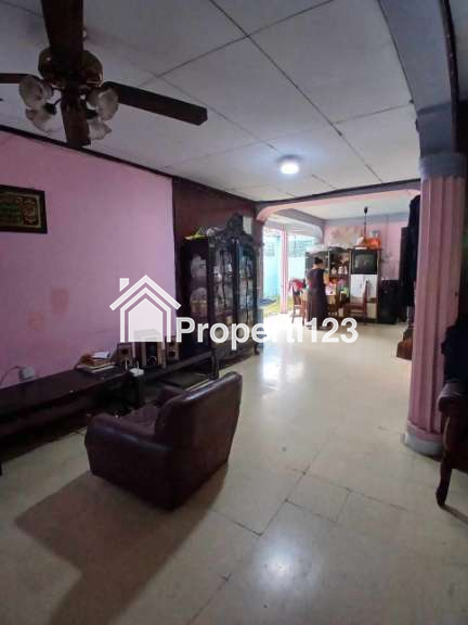 Rumah second hook di Perumnas Depok Utara - 3