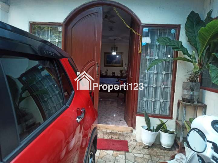 Rumah second hook di Pondok Pekayon Indah Bekasi Selatan - 3