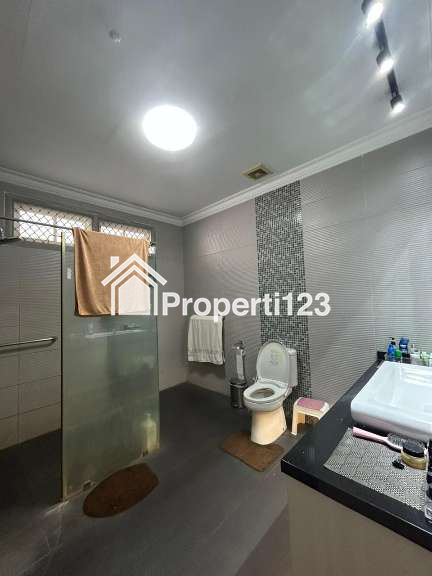 Dijual Rumah Megah 2 Lantai dengan Kolam Renang di Jakarta Selatan - 5