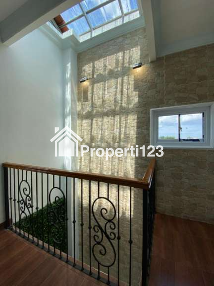 Rumah second terawat dekat LRT Jatibening Bekasi - 9