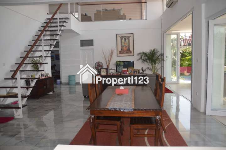 Rumah second terawat di Kemang Timur Jak Sel - 11