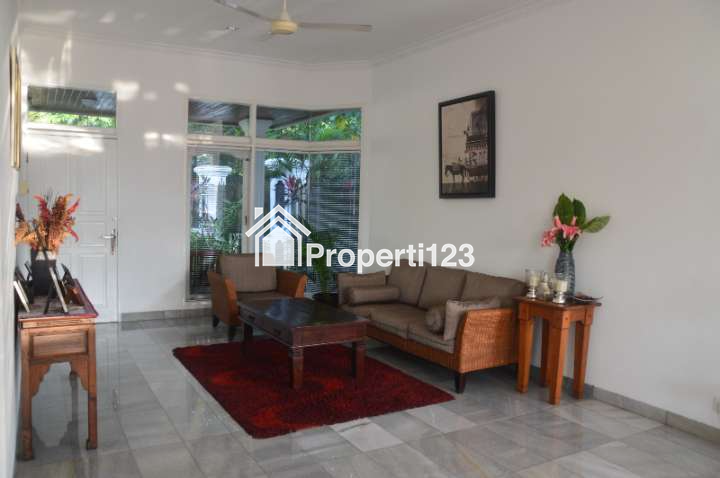 Rumah second terawat di Kemang Timur Jak Sel - 7