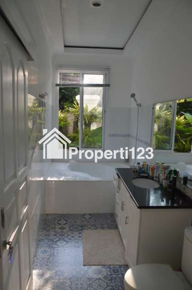 Rumah second terawat di Kemang Timur Jak Sel - 5