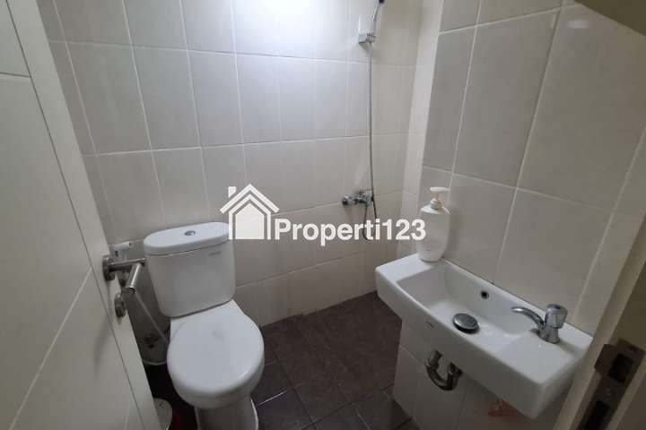 Rumah Dekat Club House Cluster Thomson Summarecon Serpong - 5