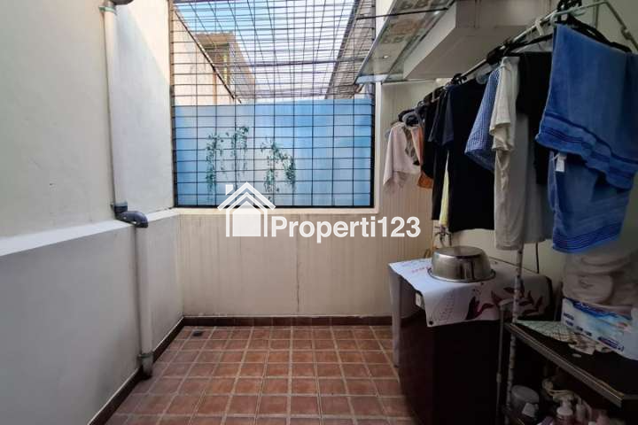 Rumah Dekat Club House Cluster Thomson Summarecon Serpong - 8