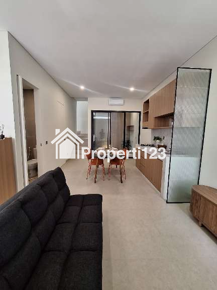 Rumah cantik minimalis konsep industrial di Cipinang Melayu Jaktim - 15