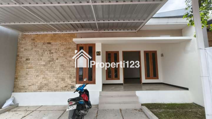 Di jual rumah baru di perum lavender villa di jalan raya parangtritis yogyakarta - 2