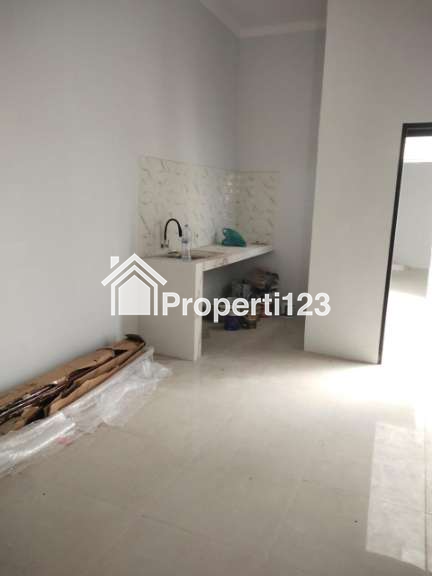 Rumah Baru Minimalis Modern Siap Huni Lokasi Strategis di Kertomenanggal Gayungan Surabaya Selatan - 5