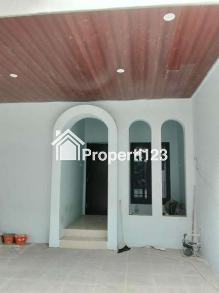 Rumah Baru Minimalis Modern Siap Huni Lokasi Strategis di Kertomenanggal Gayungan Surabaya Selatan - 2