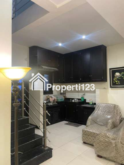 ‼️JUAL CEPAT‼️ Rumah Istimewa Nol Jalan Raya Semi Furnished Siap Huni Lokasi Karah Jambangan Surabaya Selatan - 8