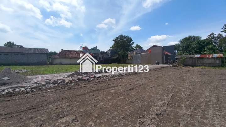 Tanah Jl Kaliurang km 10 selatan kampus UII dekat pasar Gentan Lapangan Jambitan sekolas BIAS Jakal  Kaliurang - 3