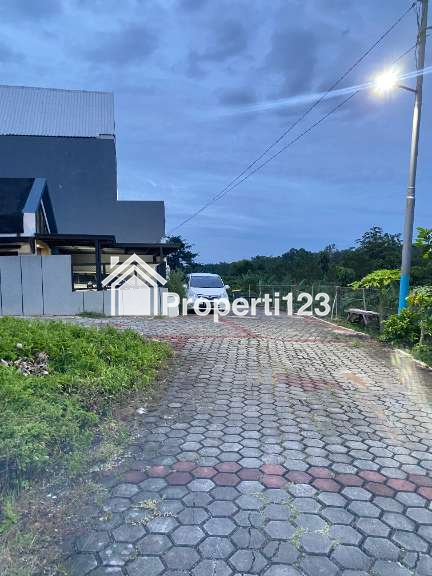 Dijual  Tanah Perumahan/Kavling Daerah Stategis - 2