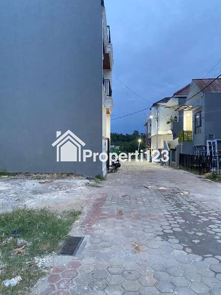 Dijual  Tanah Perumahan/Kavling Daerah Stategis - 4