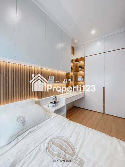 Siap Huni! Rumah Mewah 3 Lantai di Scarlet Lavon 2 Tangerang - 2