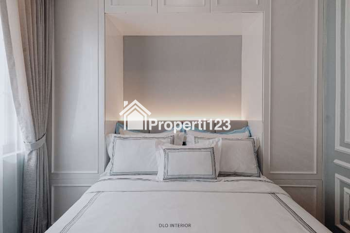 Siap Huni! Rumah Mewah 3 Lantai di Scarlet Lavon 2 Tangerang - 1