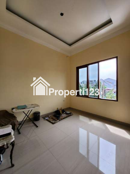 Rumah baru lokasi strategis di Rawamangun Jaktim - 3
