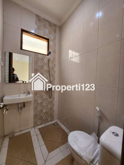 Rumah baru lokasi strategis di Rawamangun Jaktim - 6